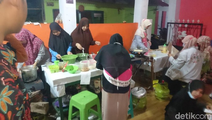 Mahasiswa Thailand Buka Kedai Khas Thailand Selama Ramadan